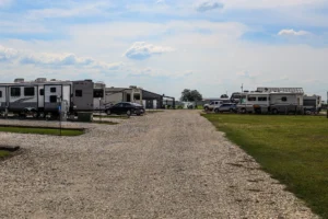 Spacious RV sites at Sunset View RV Resort near Lake Texoma, ideal for long-term stays.
